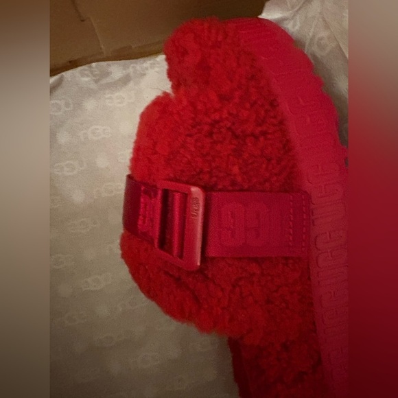 BNWT UGG Fluffita Platform Slides – Red – Size 9 - Picture 7 of 14